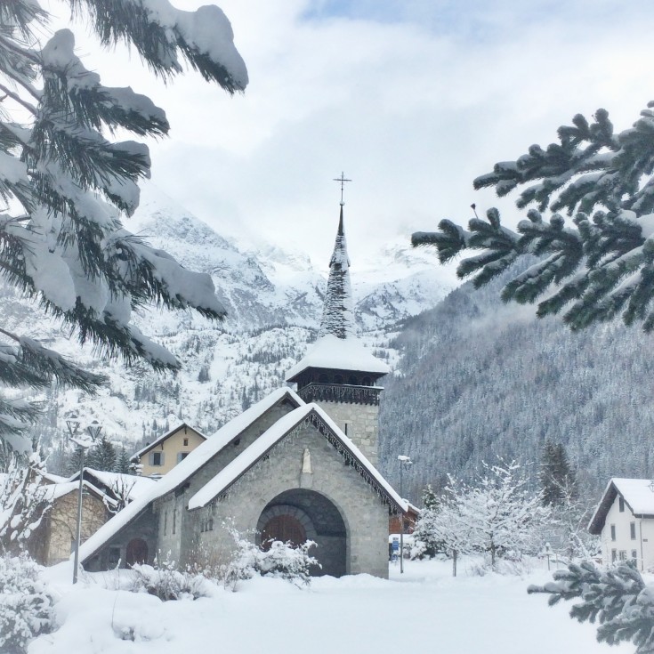 Les Praz church on a winter morning