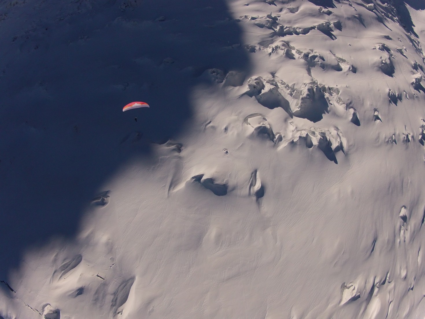 Paragliding over the glacier © Sean Potts, Fly-Chamonix.com