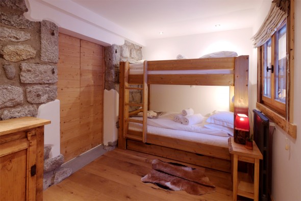 Newly renovated bunk room with full size (2m) sturdy bunks