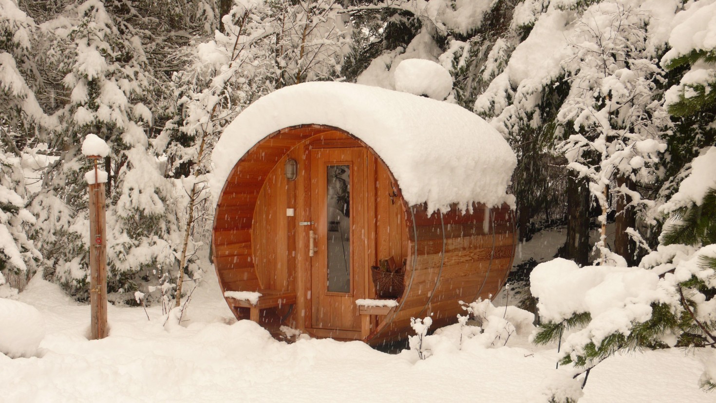 The sauna in the snow