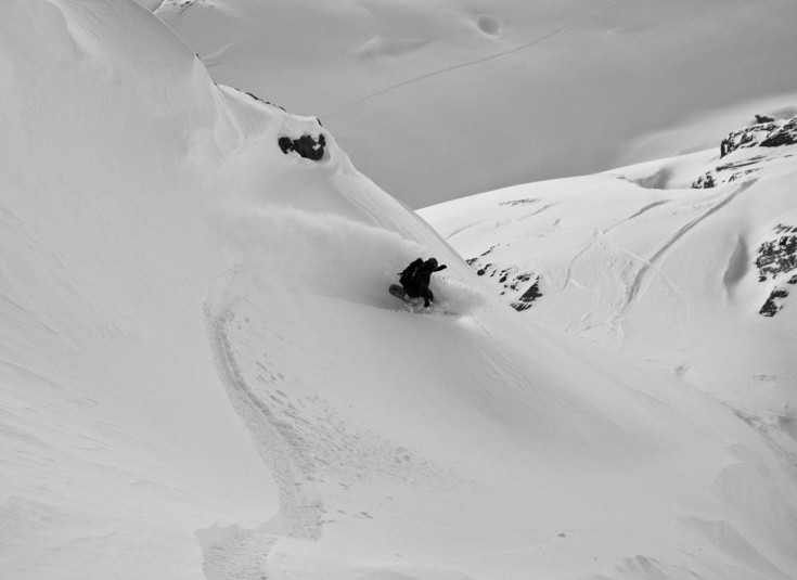 Chamonix Snowboarding - Fresh tracks at Grands Montets