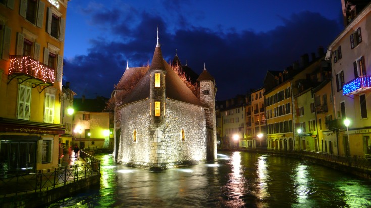 Evening in the beautiful town of Annecy